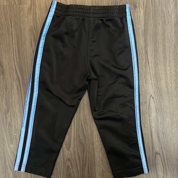 Adidas pants boys size 2T - Picture 2 of 2